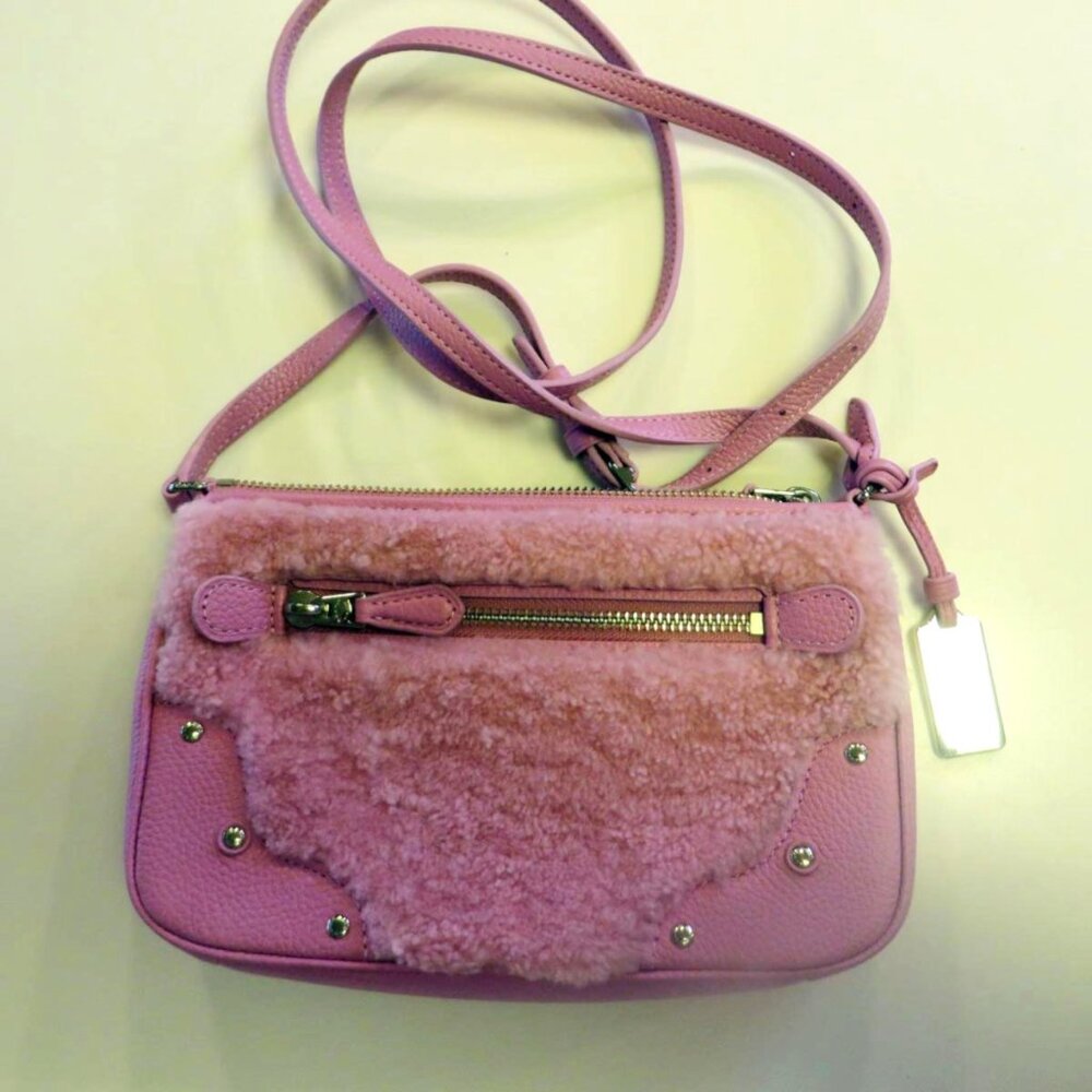 NWOT Coach Small Pink Shearling Leather Rhyder Pochette Zip Crossbody Bag 36490